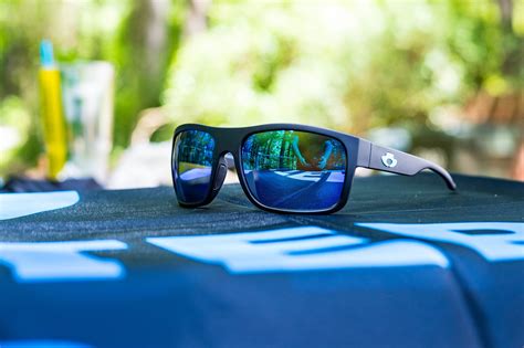 blue otter polarized vs costa.